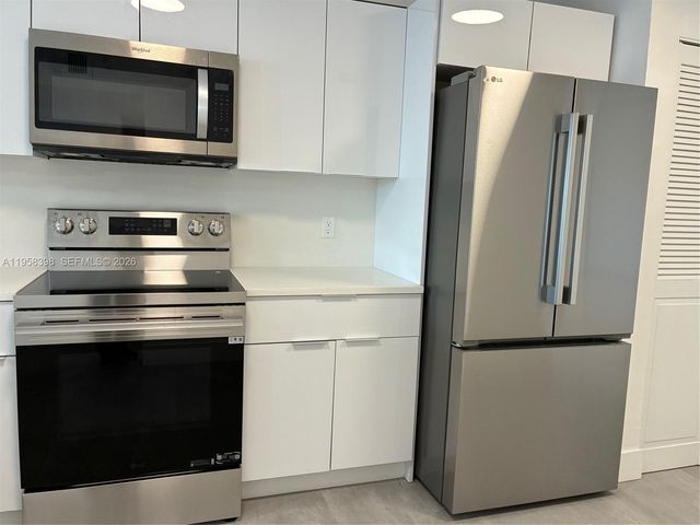 7050 NW 44th Street 708, Lauderhill, FL 33319