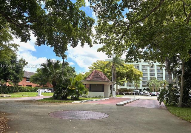 7050 NW 44th Street 708, Lauderhill, FL 33319