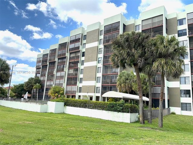 7050 NW 44th Street 708, Lauderhill, FL 33319