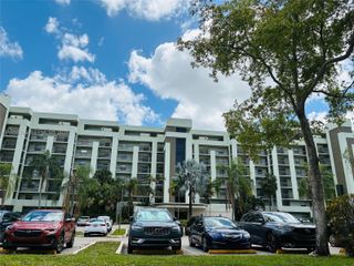 7050 NW 44th Street 708, Lauderhill, FL 33319