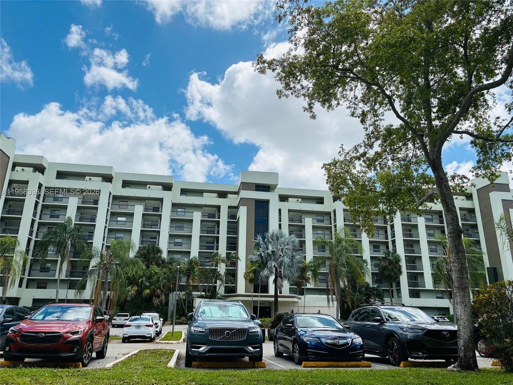 7050 NW 44th Street 708, Lauderhill, FL 33319