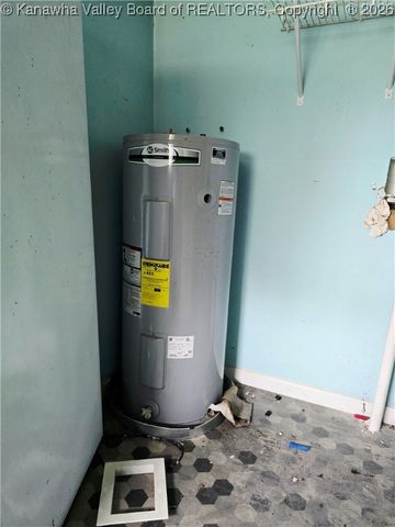 1619 Livingston Avenue, Charleston, WV 25387