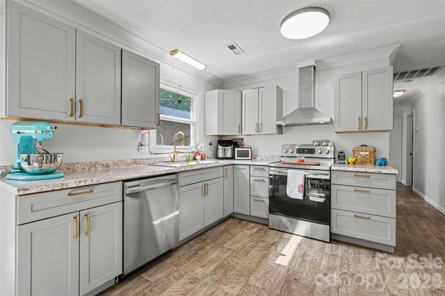 4744 Hickory Grove Road, Mount Holly, NC 28120
