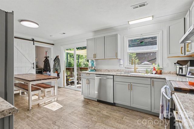 4744 Hickory Grove Road, Mount Holly, NC 28120