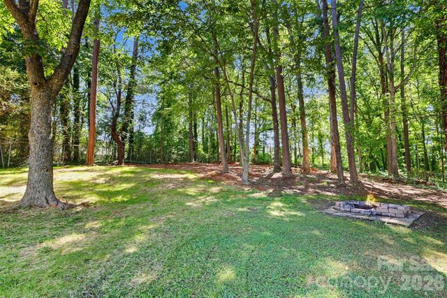 4744 Hickory Grove Road, Mount Holly, NC 28120