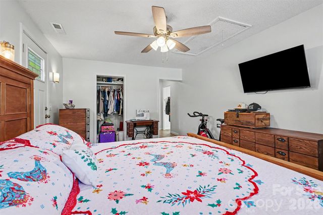 4744 Hickory Grove Road, Mount Holly, NC 28120