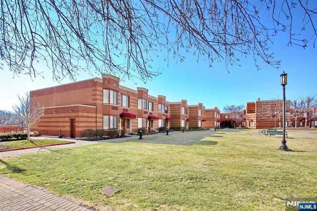 100 Old Palisade Road 1013, Fort Lee, NJ 07024