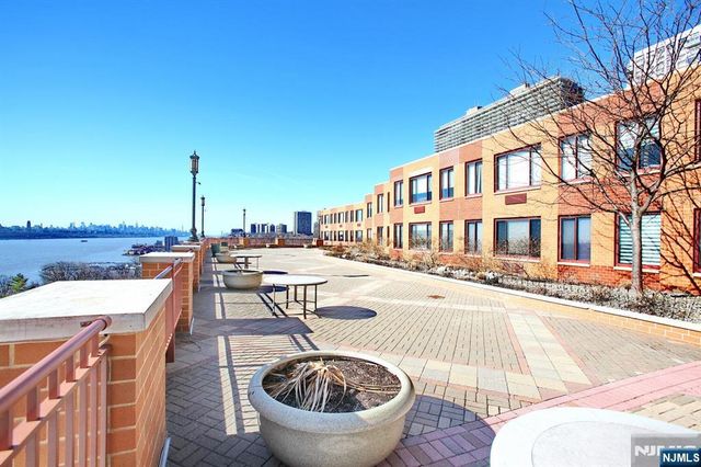100 Old Palisade Road 1013, Fort Lee, NJ 07024