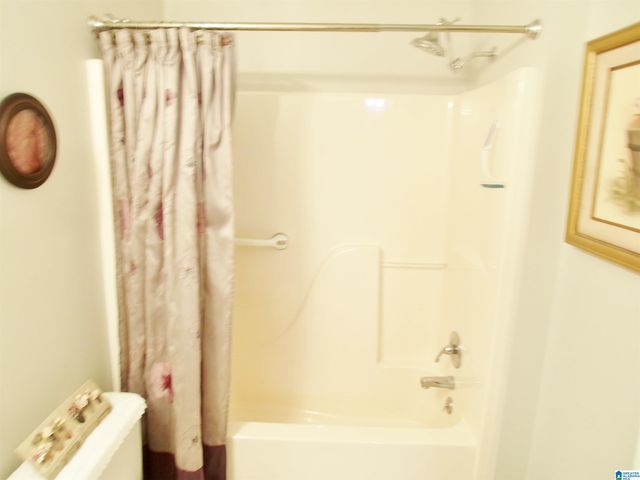 2608 OAK VILLAGE DRIVE, Anniston, AL 36207