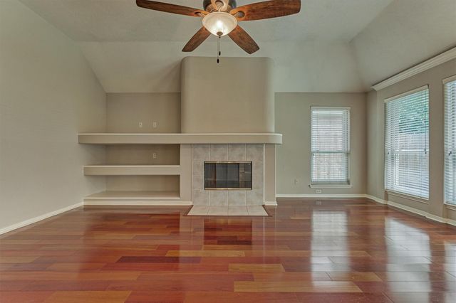 930 Arbor Pine, Tomball, TX 77375