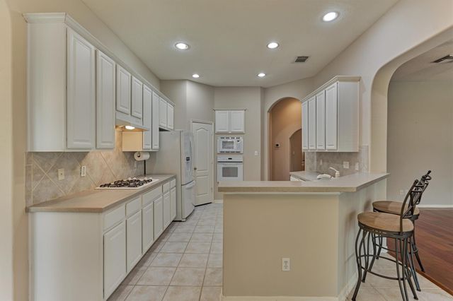 930 Arbor Pine, Tomball, TX 77375