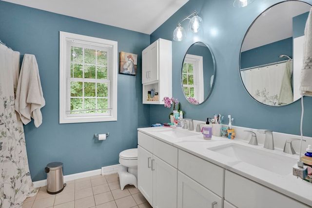 264 E Main St, Chicopee, MA 01020