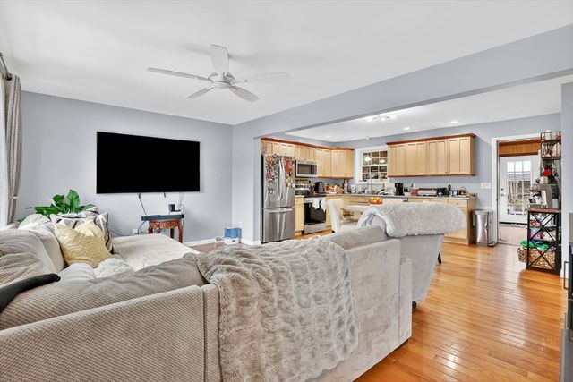 264 E Main St, Chicopee, MA 01020