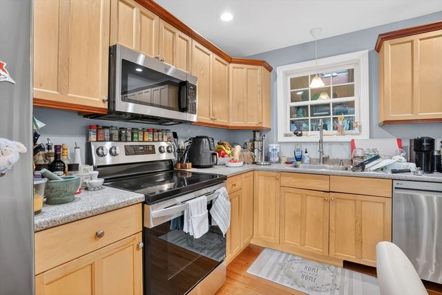 264 E Main St, Chicopee, MA 01020