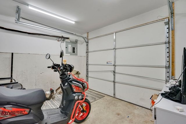 264 E Main St, Chicopee, MA 01020