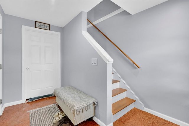 264 E Main St, Chicopee, MA 01020