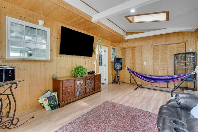 264 E Main St, Chicopee, MA 01020