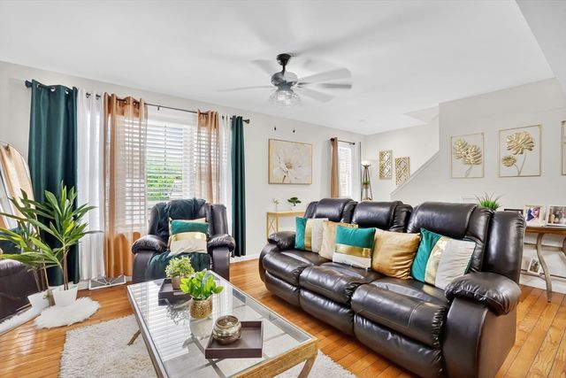 264 E Main St, Chicopee, MA 01020