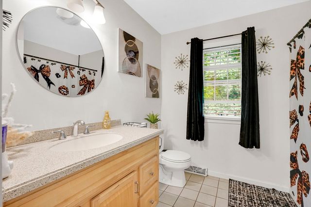 264 E Main St, Chicopee, MA 01020