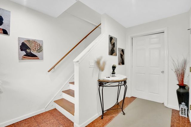 264 E Main St, Chicopee, MA 01020