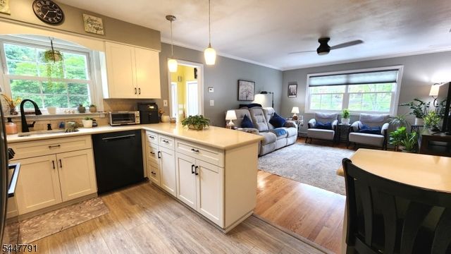 101 New Jersey Ave, Jefferson Twp., NJ 07849