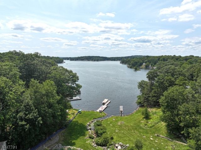 101 New Jersey Ave, Jefferson Twp., NJ 07849