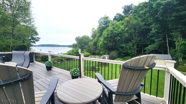 101 New Jersey Ave, Jefferson Twp., NJ 07849