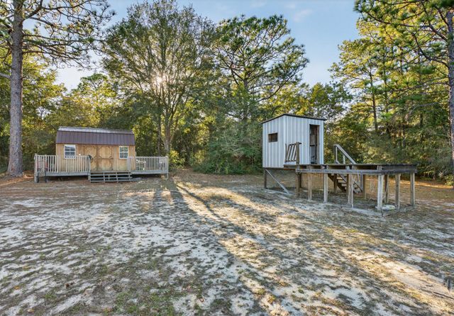 552 Roberts Drive, Defuniak Springs, FL 32433