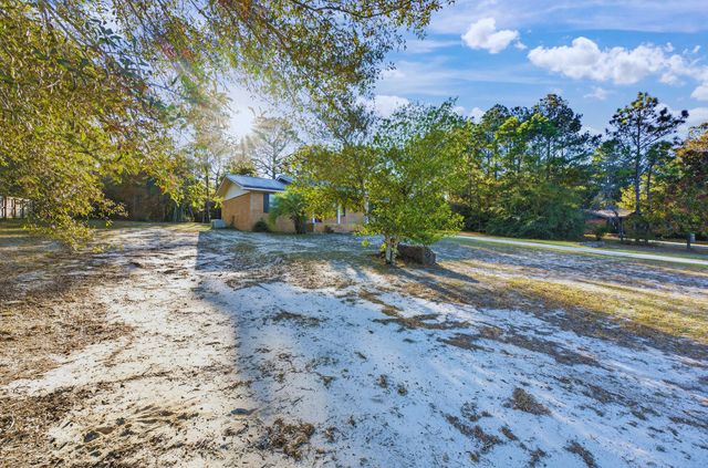 552 Roberts Drive, Defuniak Springs, FL 32433