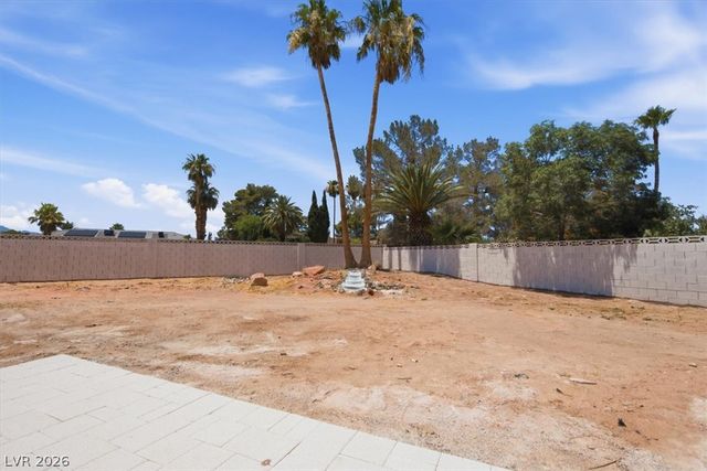 3660 West Robindale Road, Las Vegas, NV 89139
