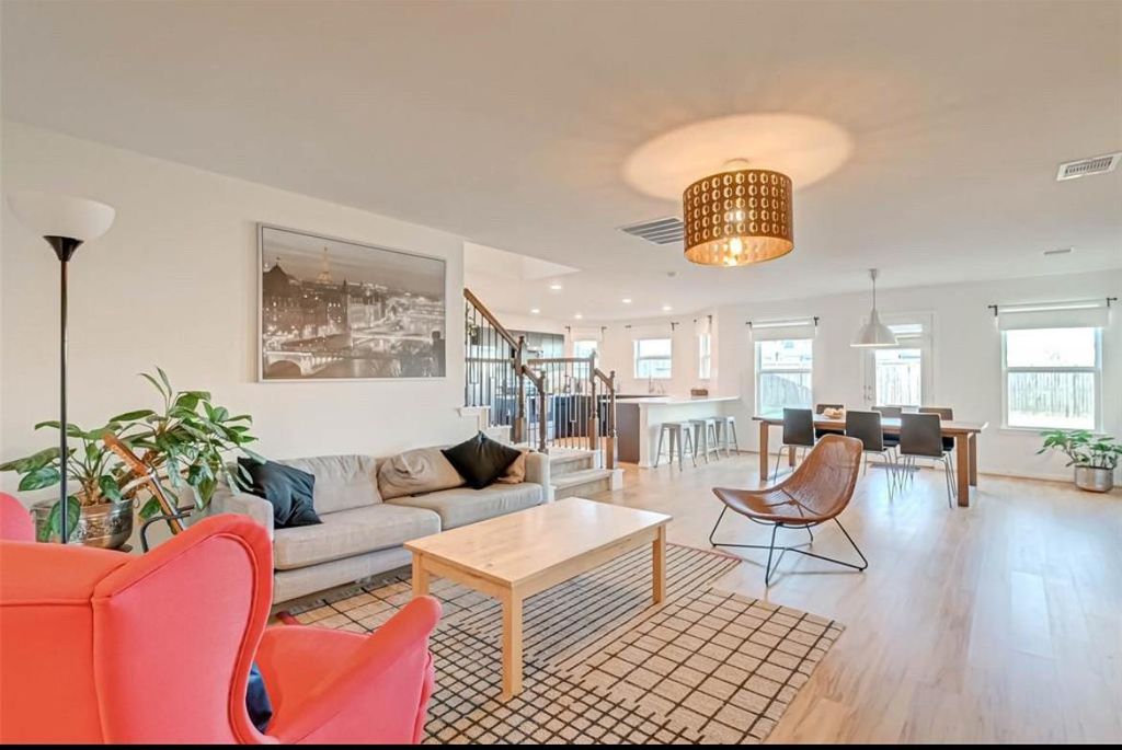 16330 Oakside Hollow Lane, Houston, TX 77084