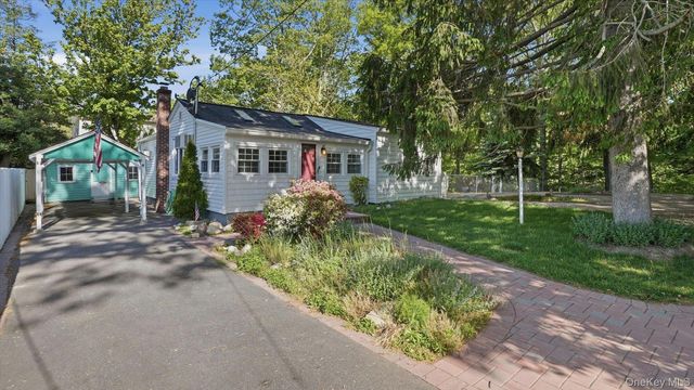 26 Florida Road, Rocky Point, NY 11778