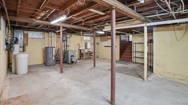 26 Florida Road, Rocky Point, NY 11778