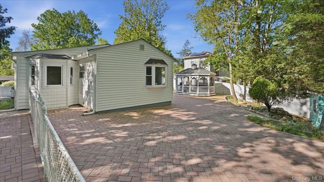 26 Florida Road, Rocky Point, NY 11778