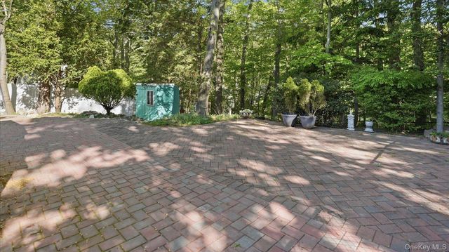 26 Florida Road, Rocky Point, NY 11778