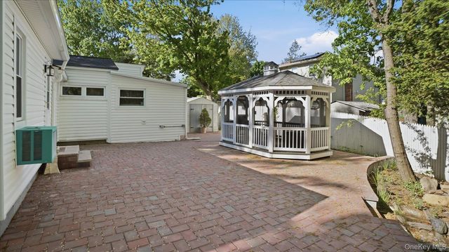 26 Florida Road, Rocky Point, NY 11778