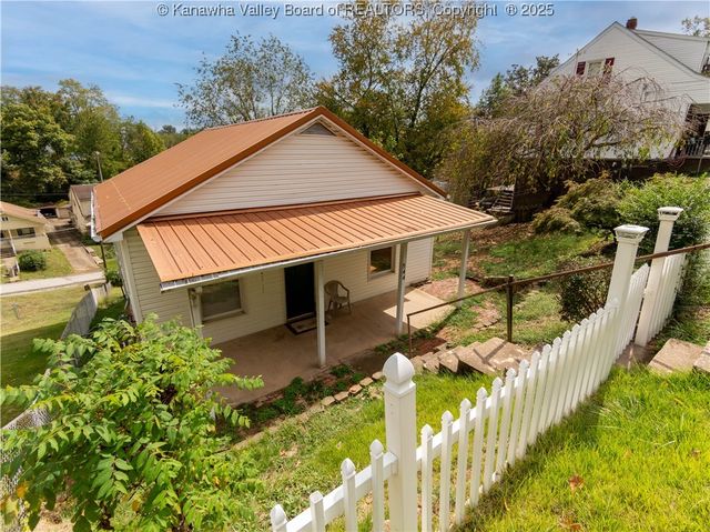 544 Burlew Drive, Charleston, WV 25302