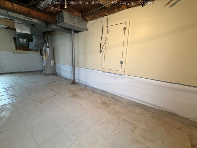 544 Burlew Drive, Charleston, WV 25302