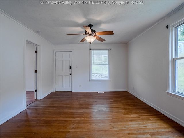 544 Burlew Drive, Charleston, WV 25302