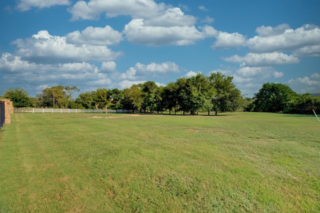 10209 Crescendo LN, Austin, TX 78747