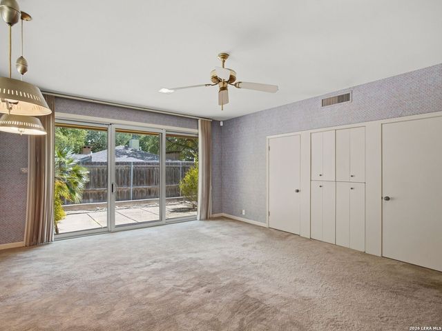 122 LABURNUM DR, San Antonio, TX 78209