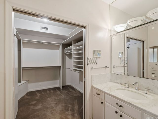122 LABURNUM DR, San Antonio, TX 78209