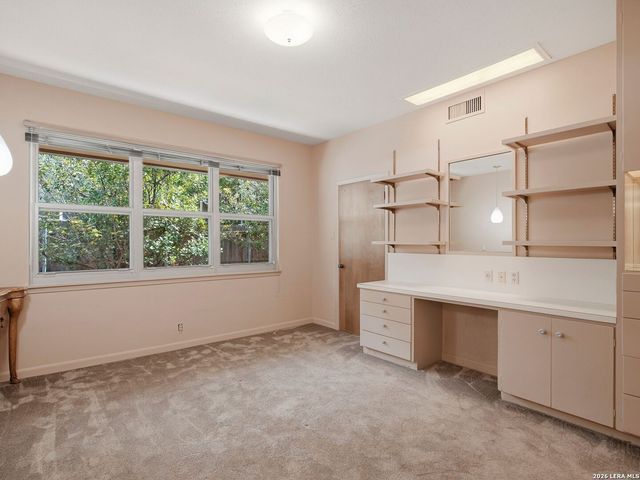 122 LABURNUM DR, San Antonio, TX 78209
