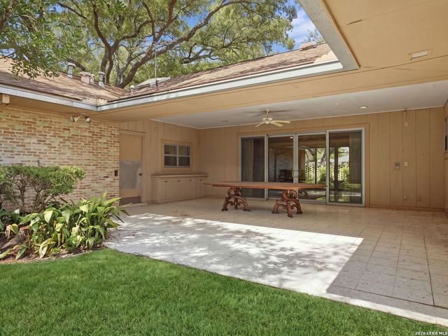 122 LABURNUM DR, San Antonio, TX 78209