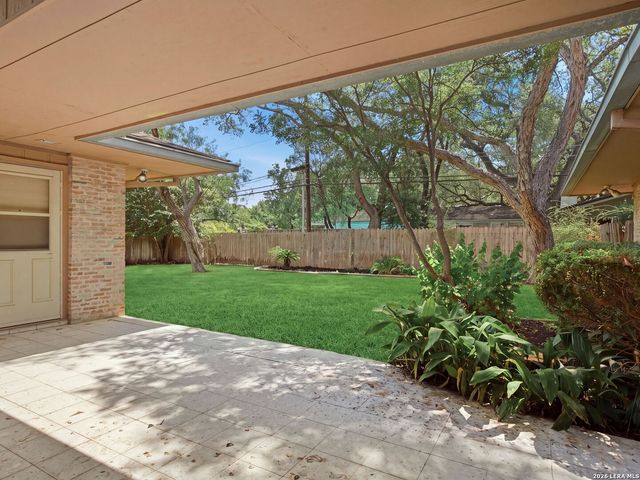 122 LABURNUM DR, San Antonio, TX 78209