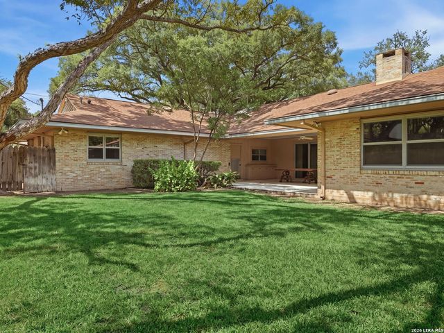 122 LABURNUM DR, San Antonio, TX 78209