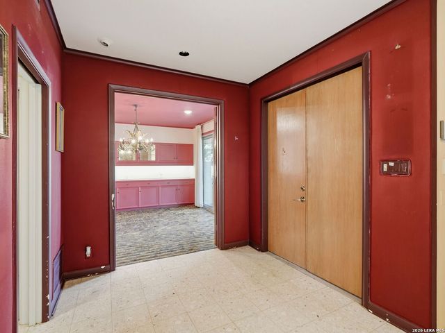 122 LABURNUM DR, San Antonio, TX 78209