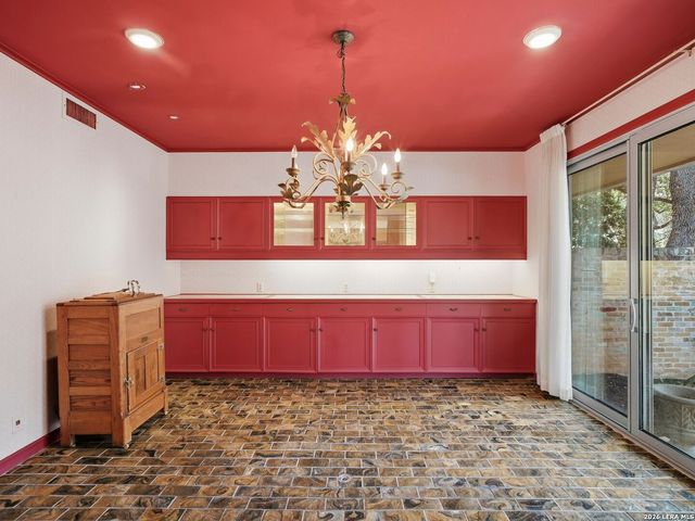 122 LABURNUM DR, San Antonio, TX 78209
