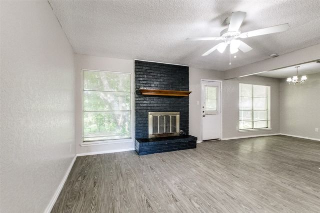 6121 Stardust Drive S, Watauga, TX 76148
