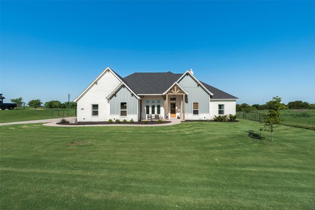 467 Red Bird Drive, Springtown, TX 76082